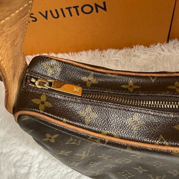 💎✨Authentic✨💎 Louis Vuitton Croissant Monogram GM - Picture 8 of 14